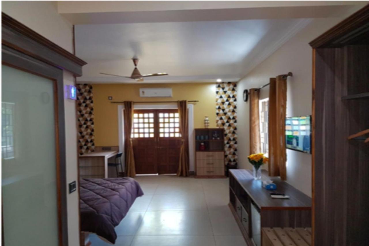Jm Vista Suites Mapusa Bagian luar foto