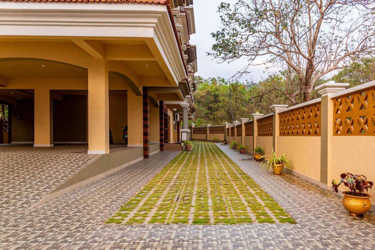 Jm Vista Suites Mapusa Bagian luar foto