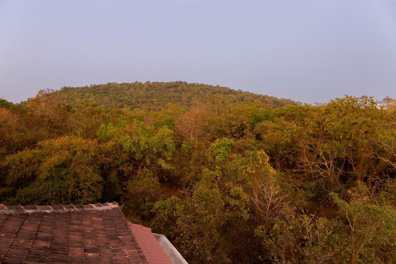 Jm Vista Suites Mapusa Bagian luar foto